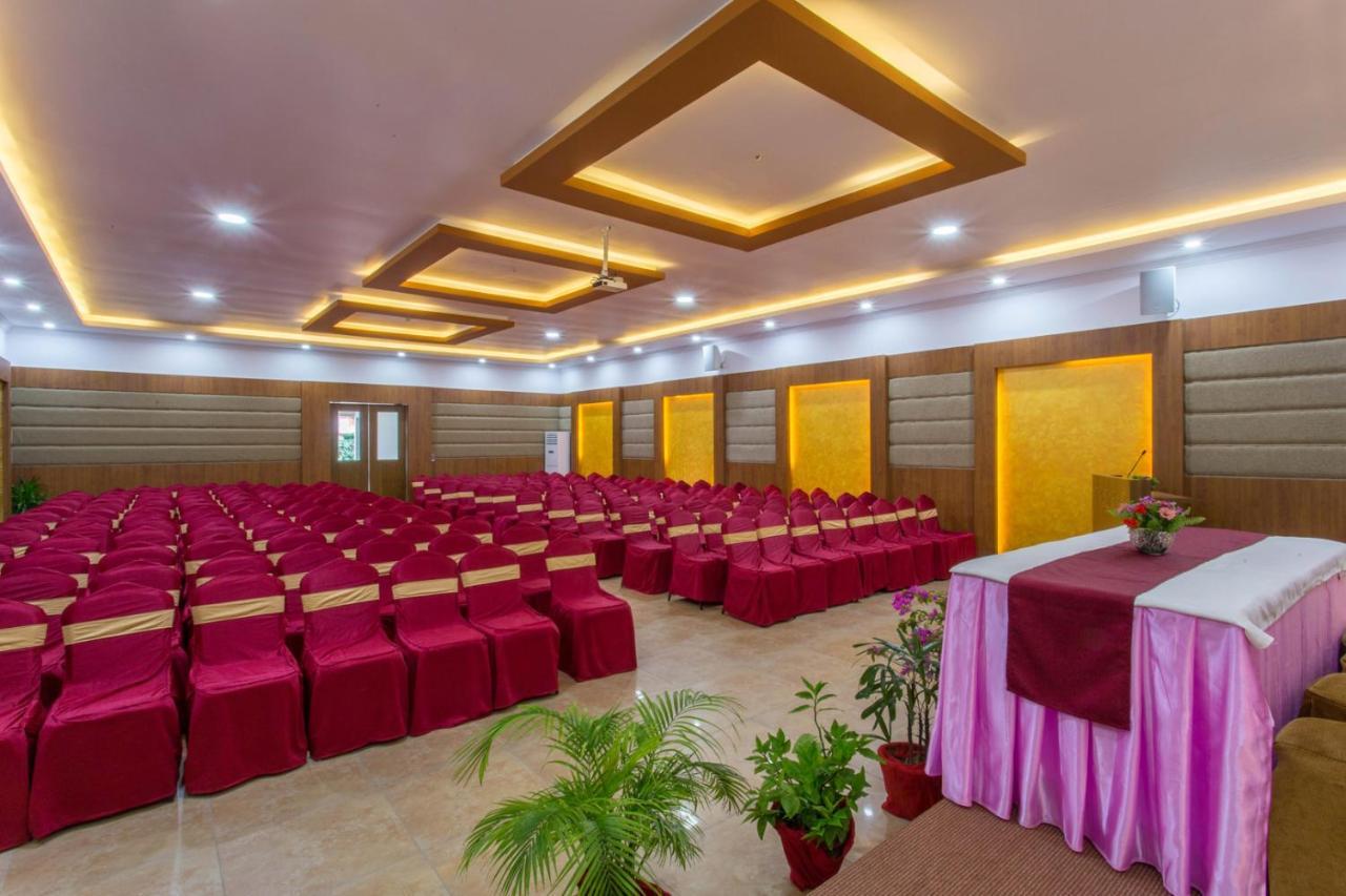 Atithi Resort & Spa Pokhara Exterior photo