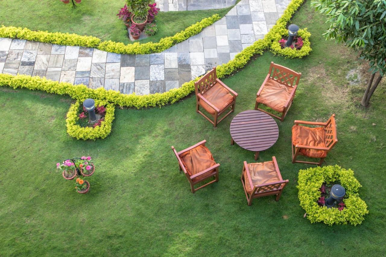 Atithi Resort & Spa Pokhara Exterior photo